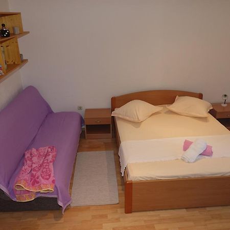 Apartamento Roza Baška Voda Exterior foto