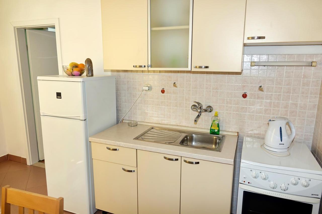 Apartamento Roza Baška Voda Exterior foto