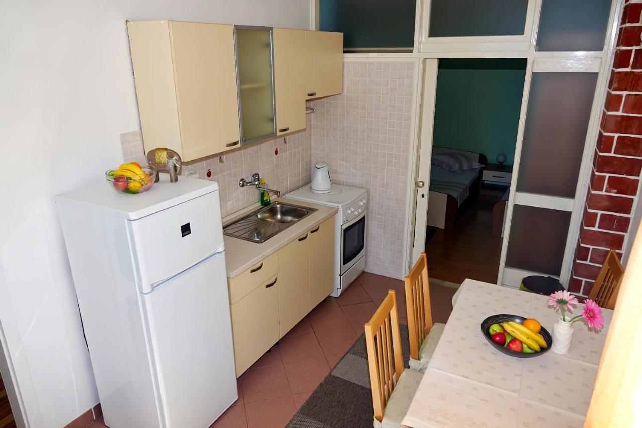 Apartamento Roza Baška Voda Exterior foto