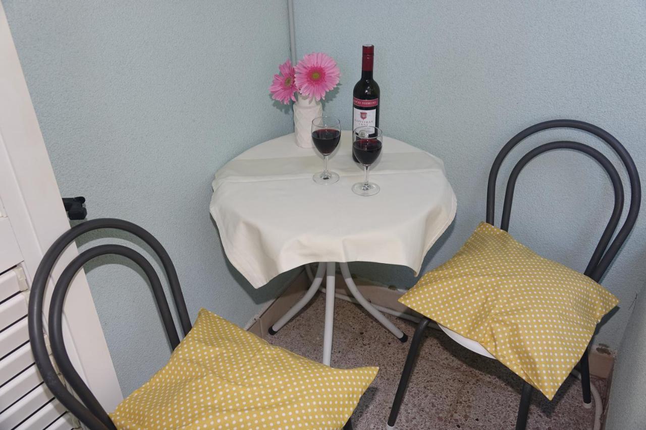 Apartamento Roza Baška Voda Exterior foto