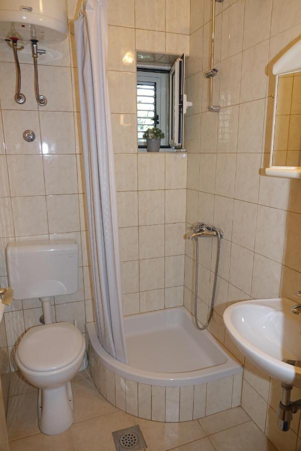 Apartamento Roza Baška Voda Exterior foto